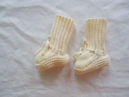 CozyToes™ – Warm Knitted Baby Booties – Unisex Winter Slippers 9