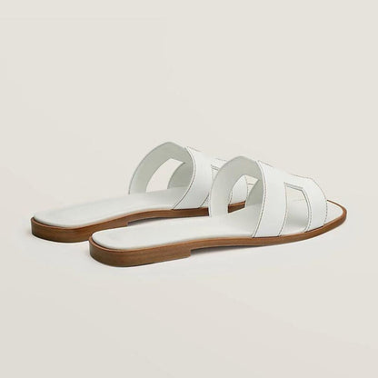Cut-Out Strap Sandals in Flat Style 5