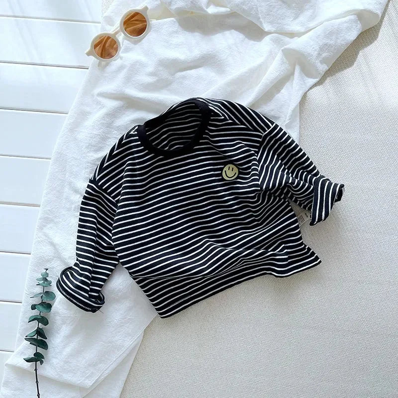 Product Title: Women's Long Sleeve Shirt - Perfect for Any Season, Cotton

Product Handle: womens-long-sleeve-shirt-cotton

Product Description: Check out our Women's Long Sleeve Shirt! This versatile piece is made from soft, breathable cotton, making it ideal for any season. Whether you're dressing up for a night out or keeping it casual, this shirt has got you covered! 

Variants: 
- Size: Small
- Size: Medium
- Size: Large
- Size: X-Large

Get yours now and stay stylish year-round!