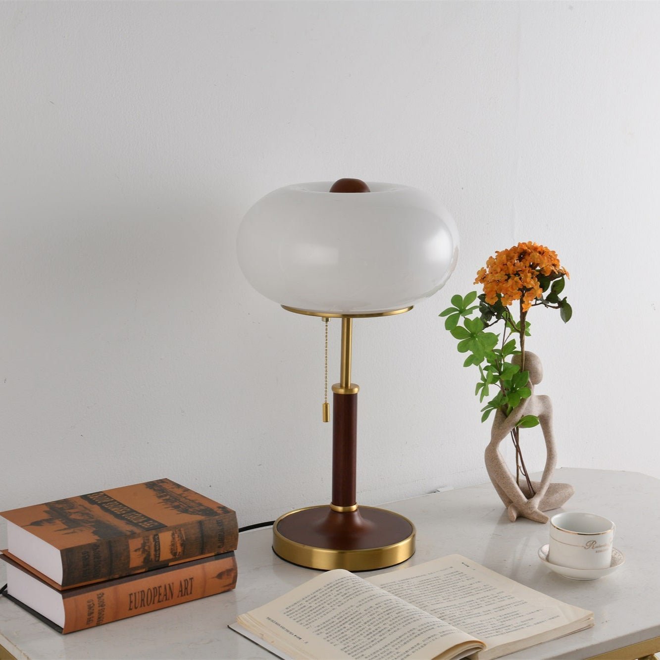 Modern Sculpted Desk Lamp - Lusomart