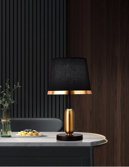EclipseGlow – Sleek Bedside Lamp in Gold and Matte Black 2