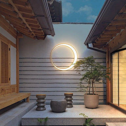 Round Solar Powered Outdoor Wall Lamp