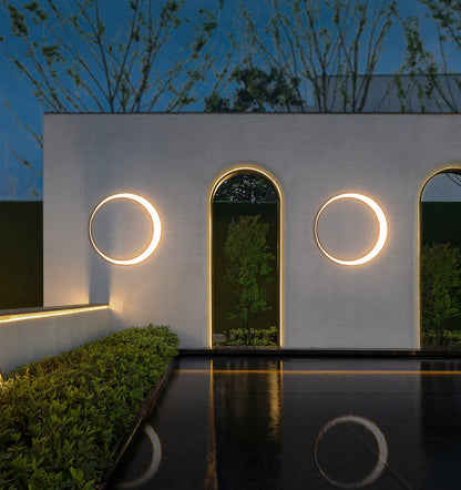 Round Solar Powered Outdoor Wall Lamp