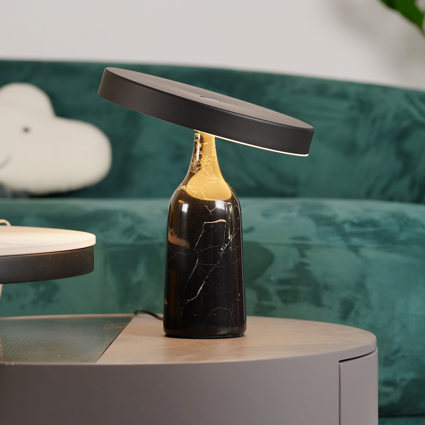 EddyGlow - Table Lamp with Elegant Design and Subtle Light Diffusion 4