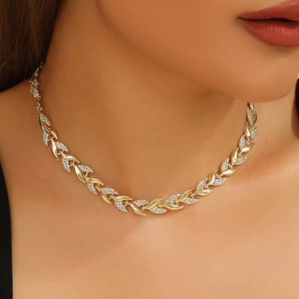 Elegant Jewelry Set | Handmade Fishtail Necklace and Bracelet with Premium Glass Crystals – Timeless Design for Everyday and Special Occasions 6