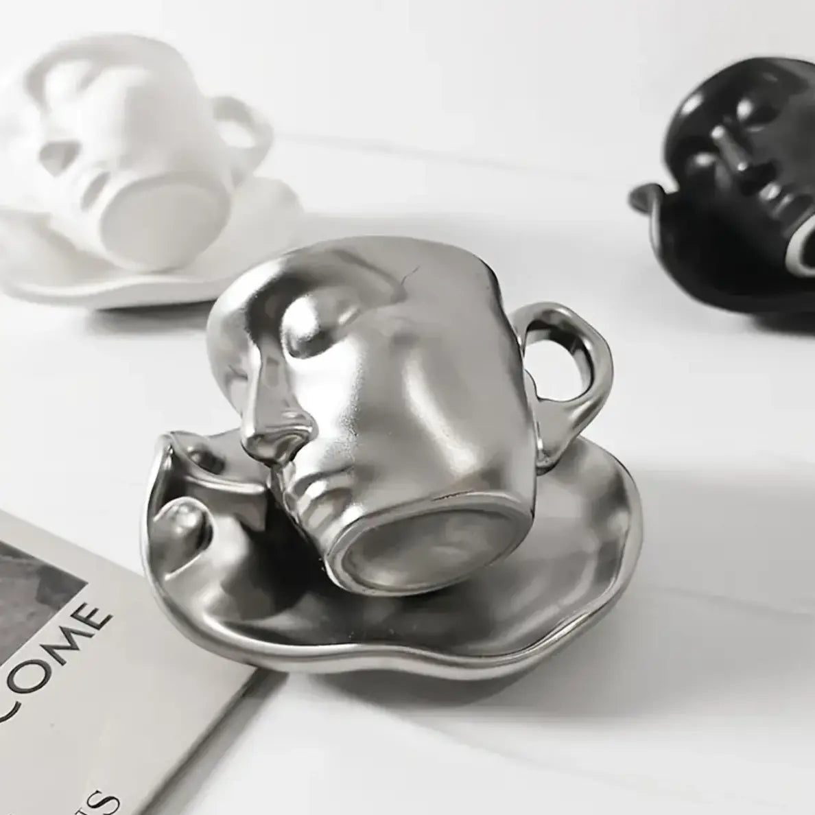 EternalLove™ - Ceramic Kissing Coffee Cup and Saucer Set Inovessa
