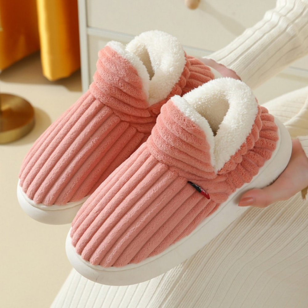FleeceComfort | Cozy Soft Thermal Unisex Indoor Slippers 1