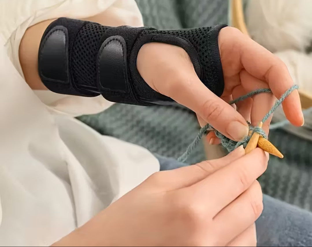 FlexiSupport | Comfortable Adjustable Wrist Brace for Pain Relief 2