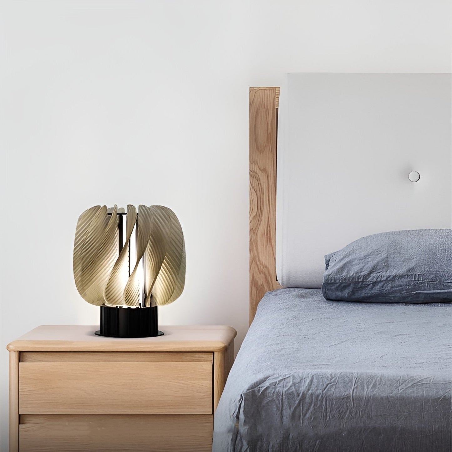 FloraGlow – Elegant Decorative Table Lamp 3