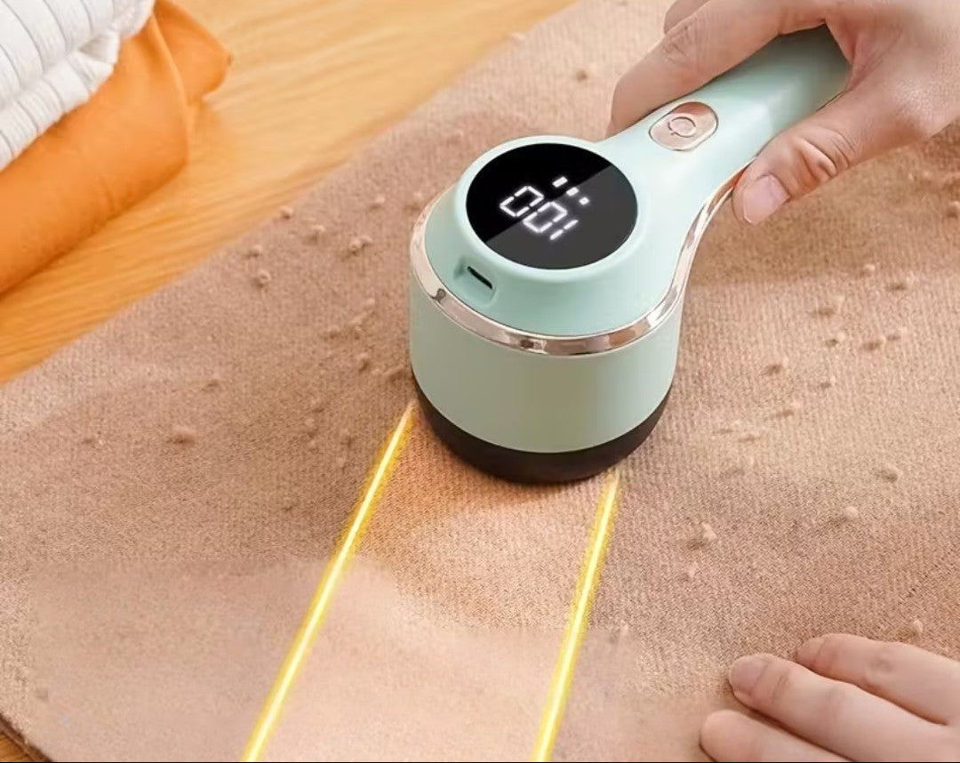 FluffAway | Compact Powerful Electric Lint Remover for Clothes 1
