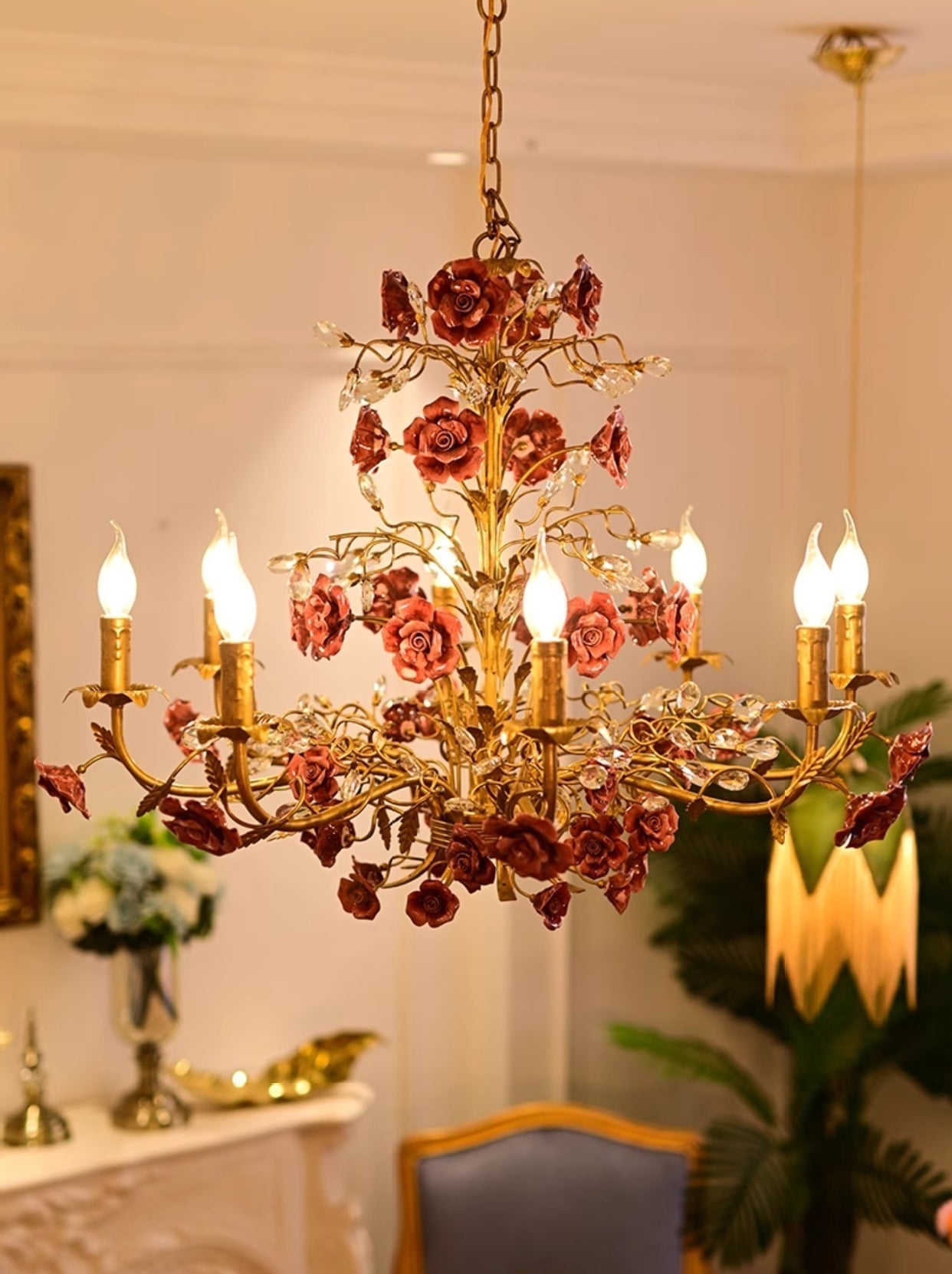 Elegant Crystal Pendant Ceiling Lamp in Classic Style