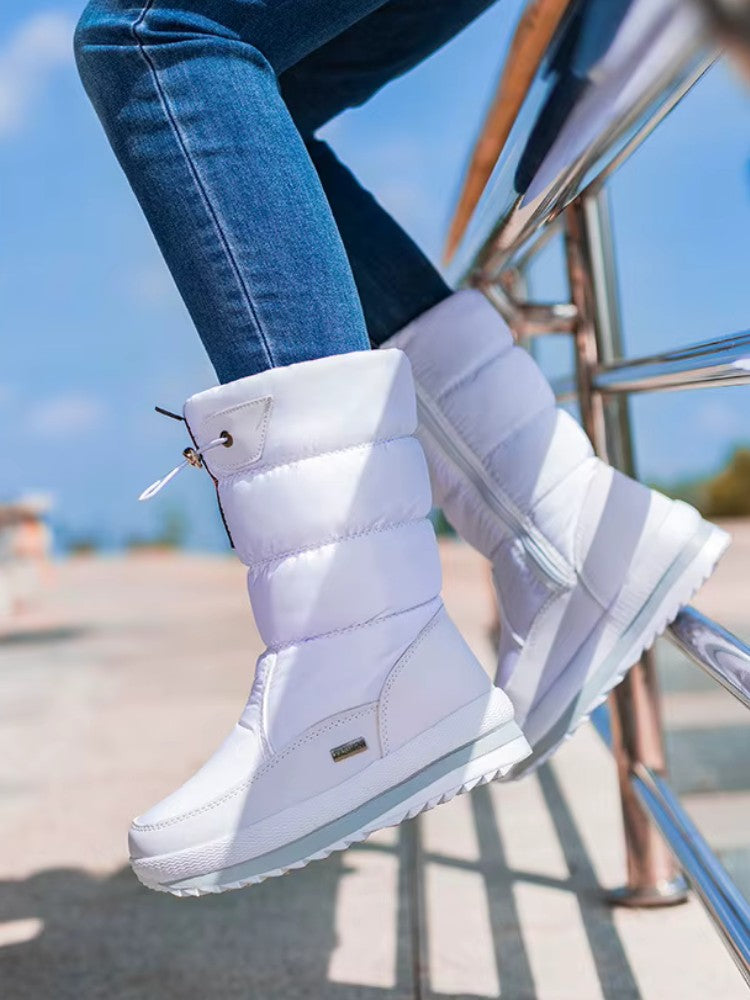 FrostGuard | Stylish Waterproof Women's Snow Boots for Winter Adventures 2