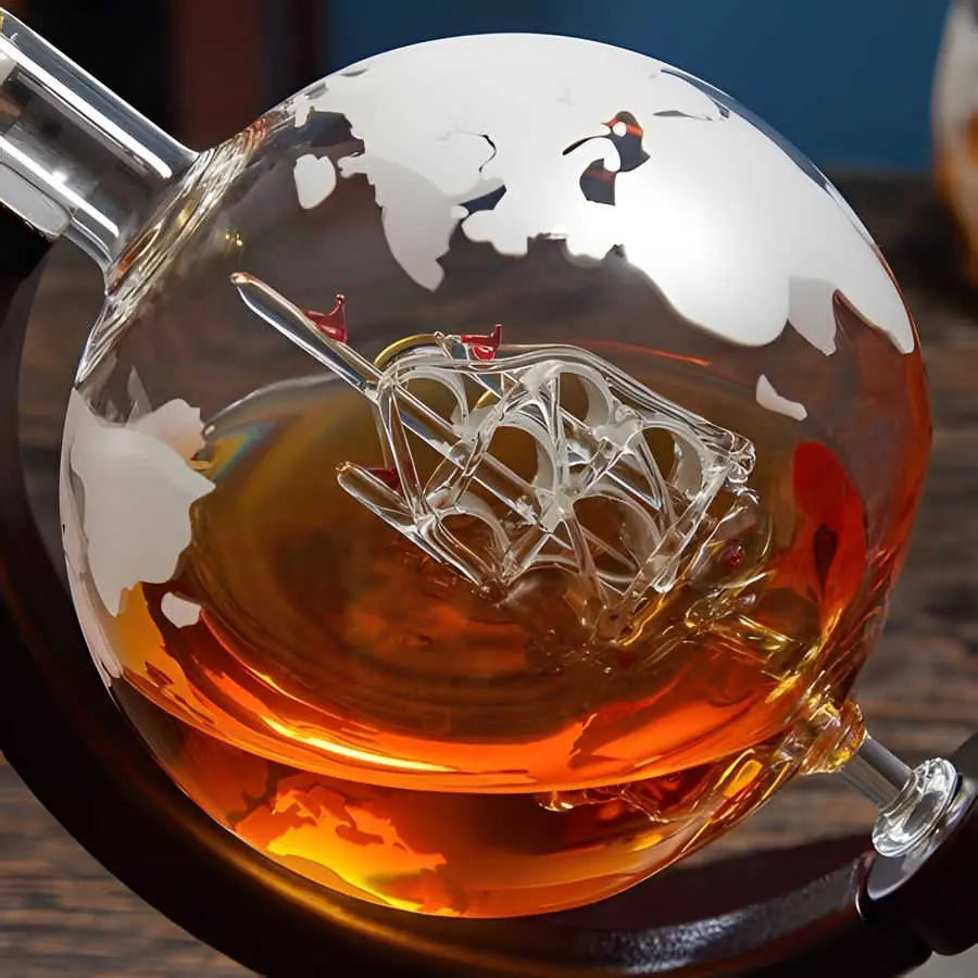 GlobeTaste™ - Globe Whiskey Decanter 850ml/28.7oz Inovessa