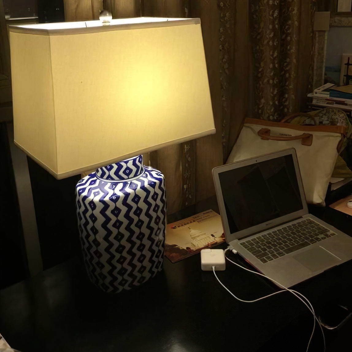 GlowBeryl - Table Lamp with Classic Style and Inviting Glow 3