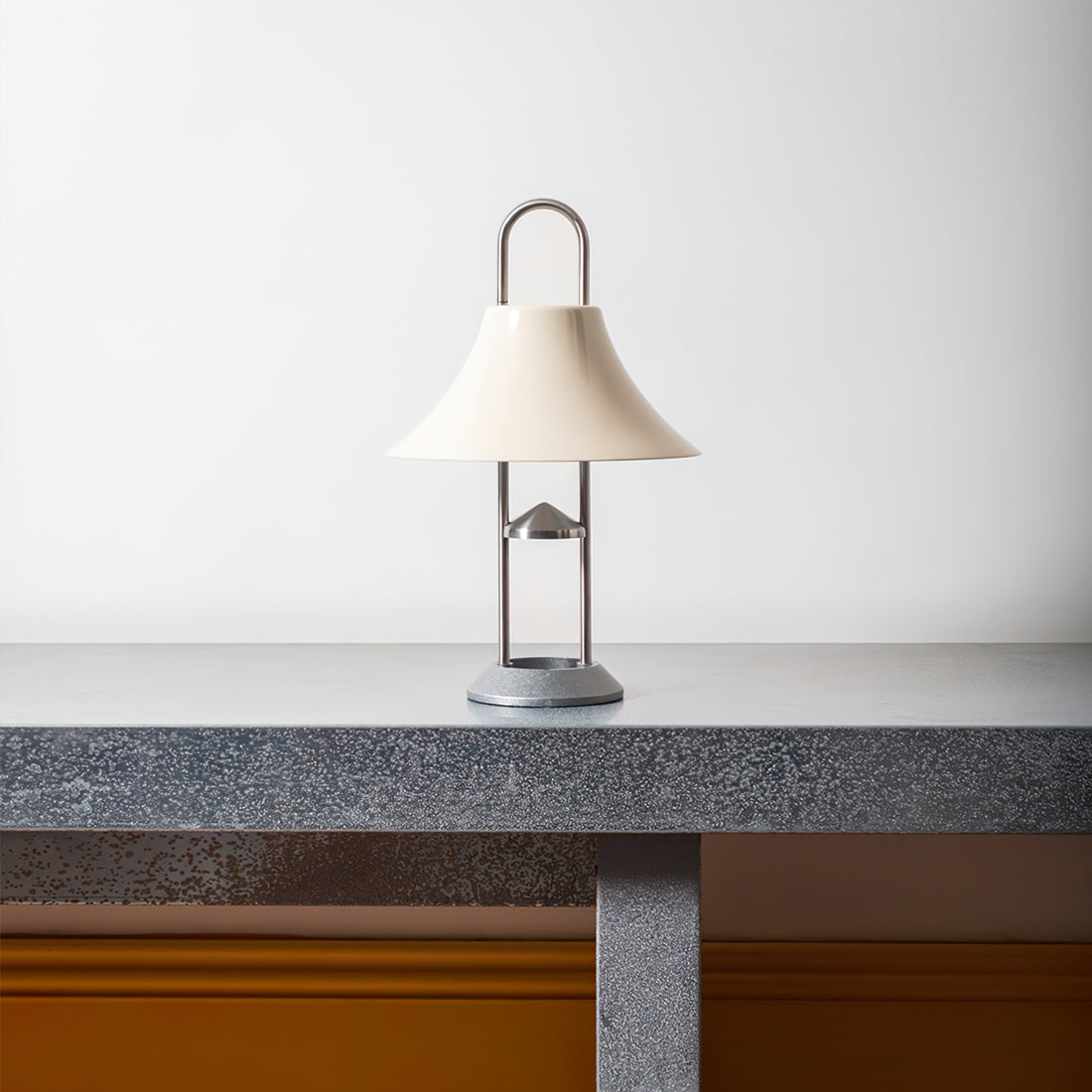 GlowCarry – Multifunctional LED Lamp with Hanging Feature 2