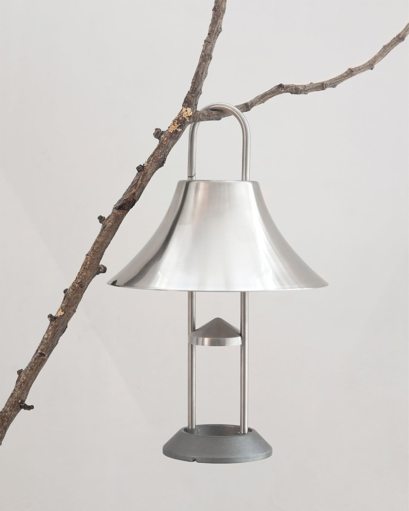 GlowCarry – Multifunctional LED Lamp with Hanging Feature 5