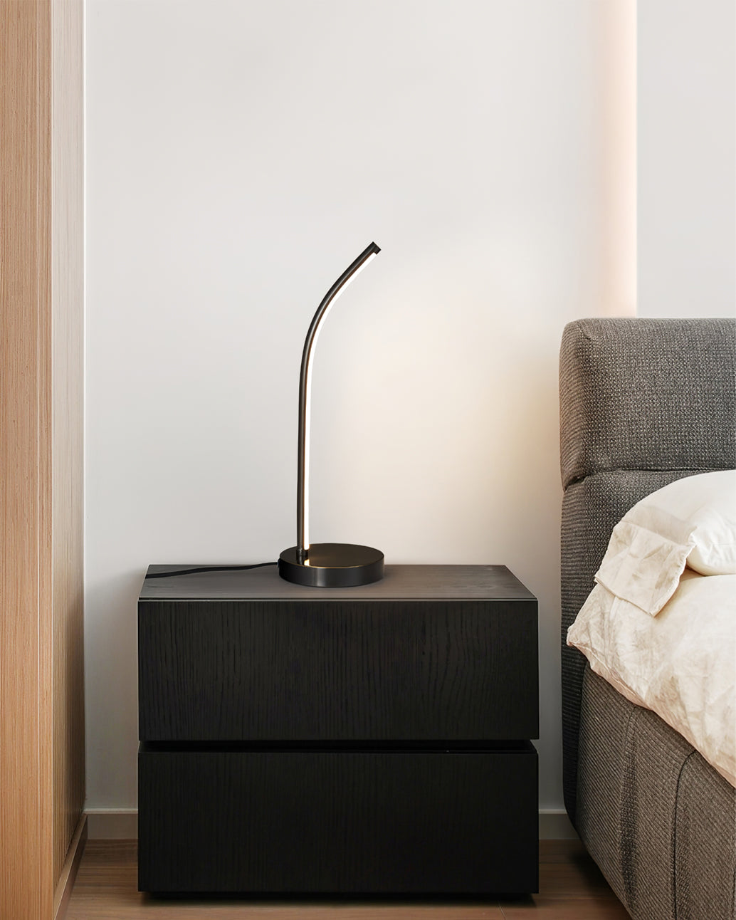 GlowCurve – Modern Dimmable LED Desk Lamp 3