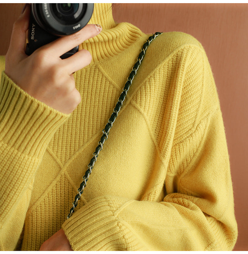 Soft Cashmere Crew Neck Sweater for Women
