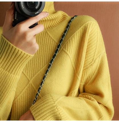 Soft Cashmere Crew Neck Sweater for Women
