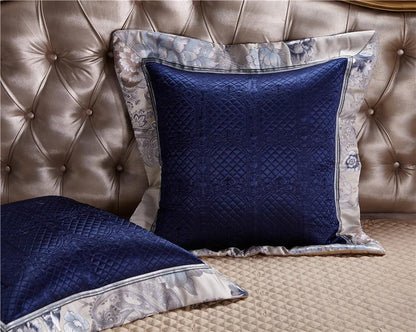 Luxurious Floral Pattern Blue Bedding Set