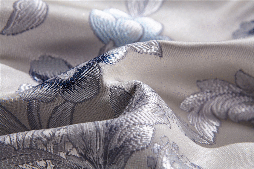 Luxurious Floral Pattern Blue Bedding Set