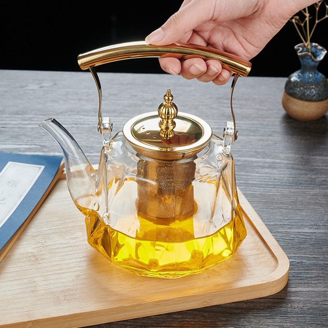 Glass tea maker with removable stainless steel strainer and heat resistant handle 33oz
