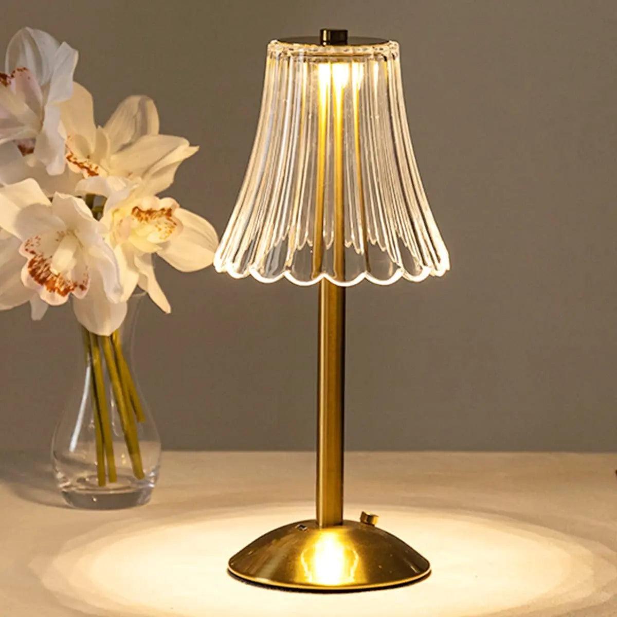 HeirloomGlow Lamp – A vintage table lamp that provides a beautiful, elegant shine 5