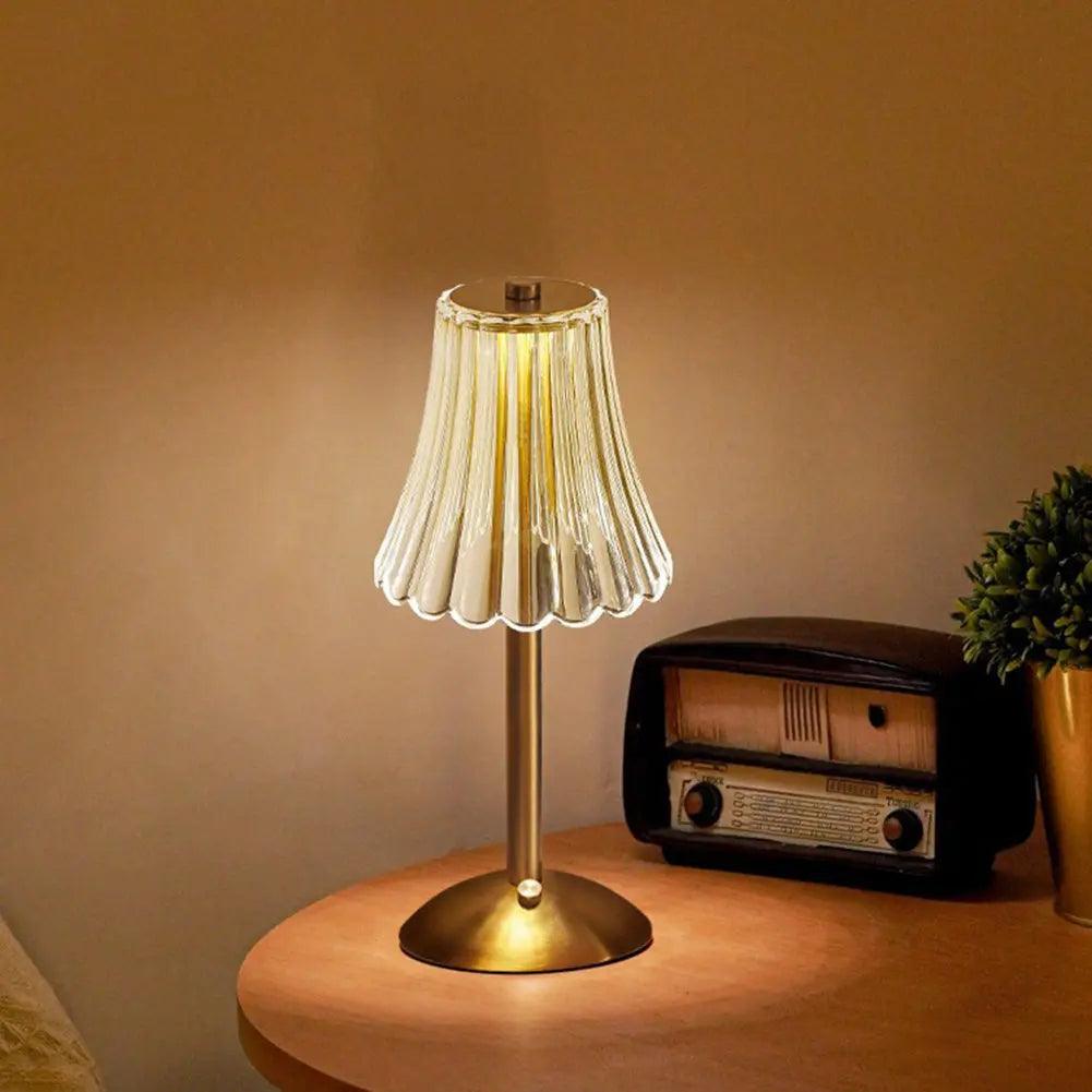 HeirloomGlow Lamp – A vintage table lamp that provides a beautiful, elegant shine 6