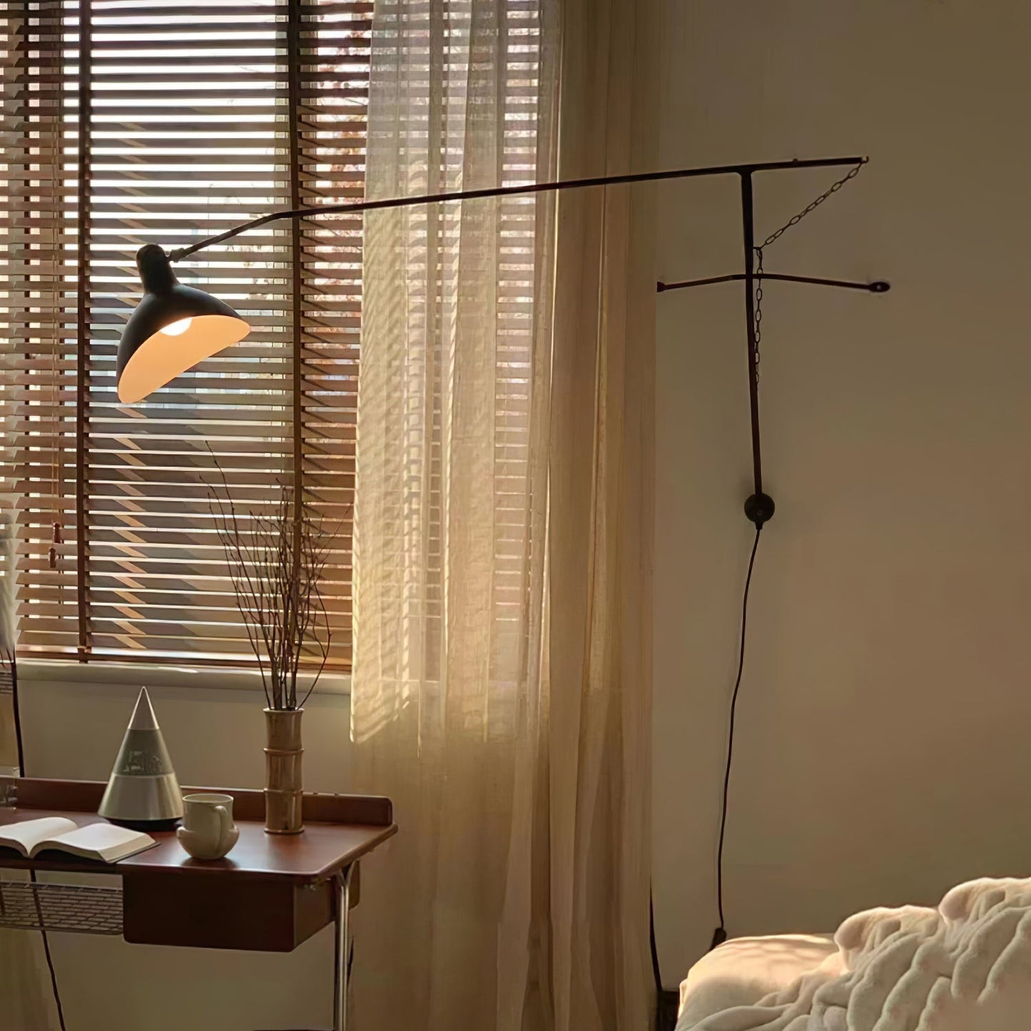 HelixGlow | Modern Elegant Metal Wall Sconce Lighting with Sculptural Design 7
