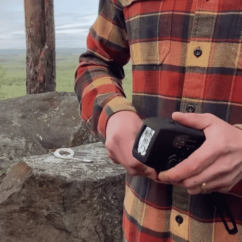 Portable Hand Crank AM/FM Radio with Power Bank