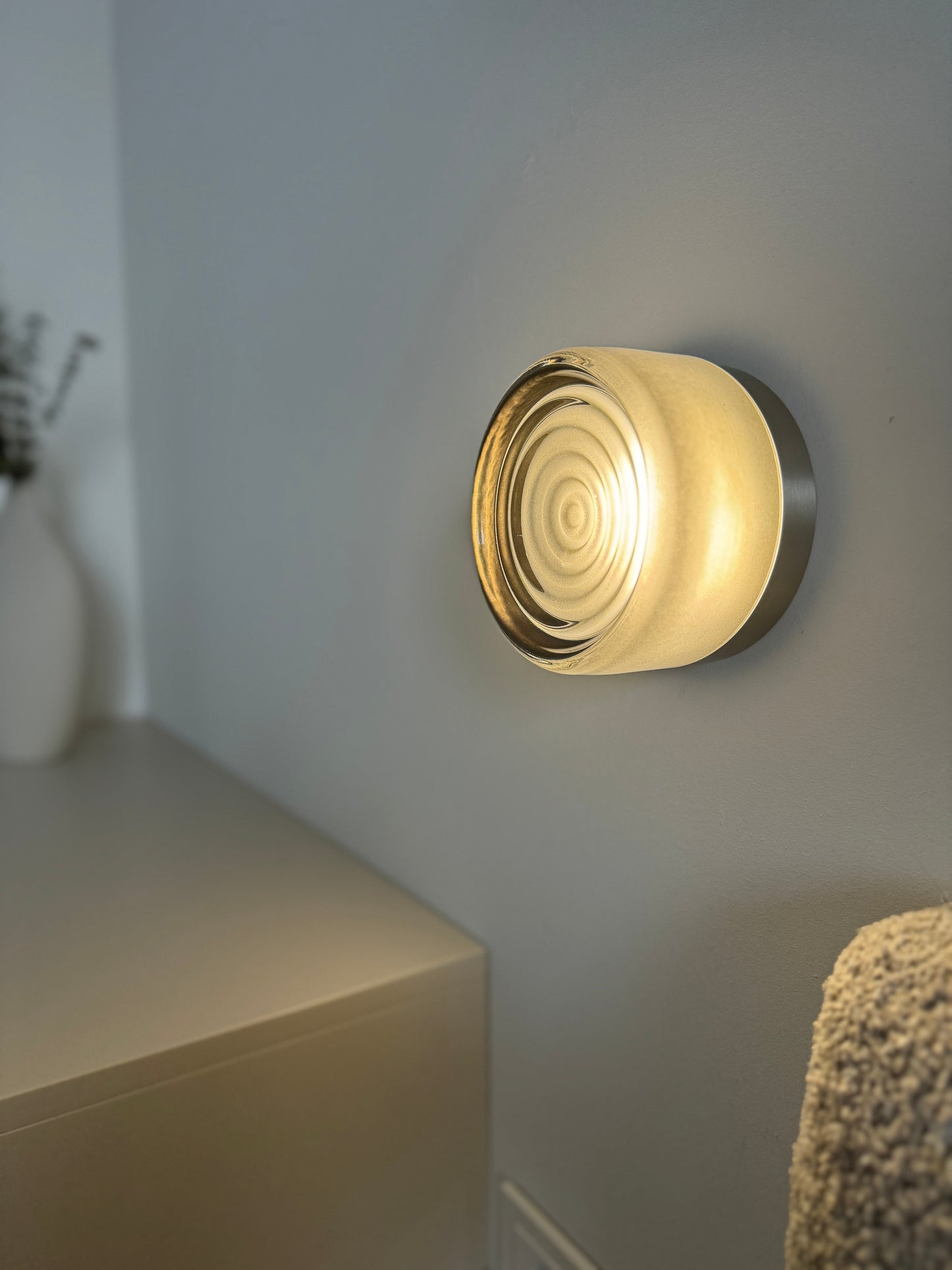 Elegant Wall Light Fixture