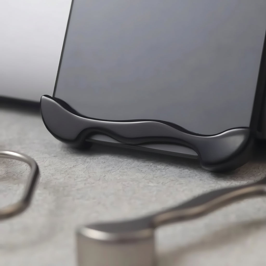 Thin Metal Phone Cover with Strong Magnetic Protection