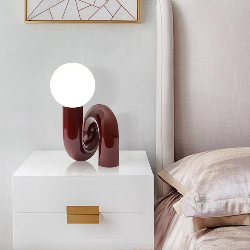 ItalicGlow – Elegant Desk Lamp with a Stylish Tilt 3