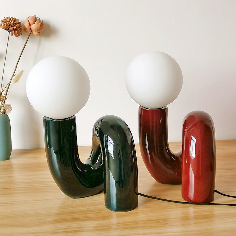 ItalicGlow – Elegant Desk Lamp with a Stylish Tilt 8