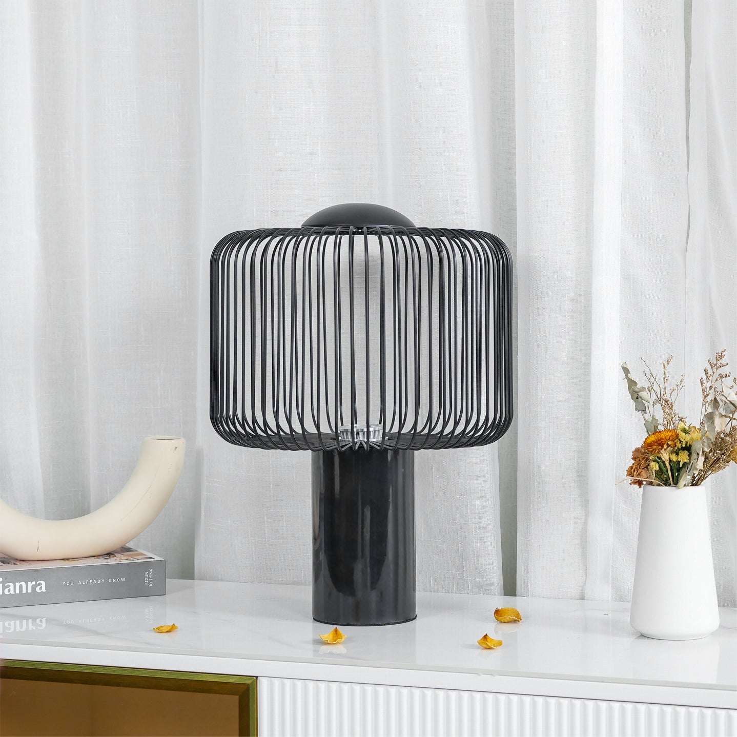 KeshiBeam - Elegant Table Lamp with Sleek Base and Subtle Glow 2