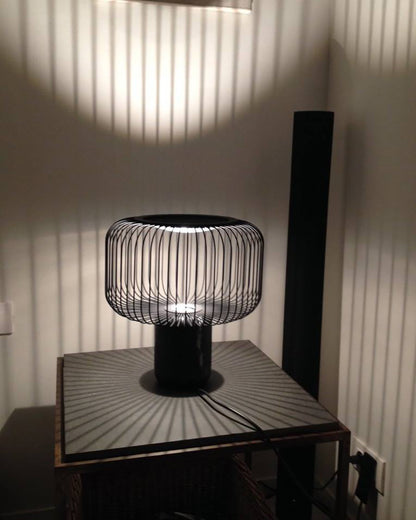 KeshiBeam - Elegant Table Lamp with Sleek Base and Subtle Glow 3