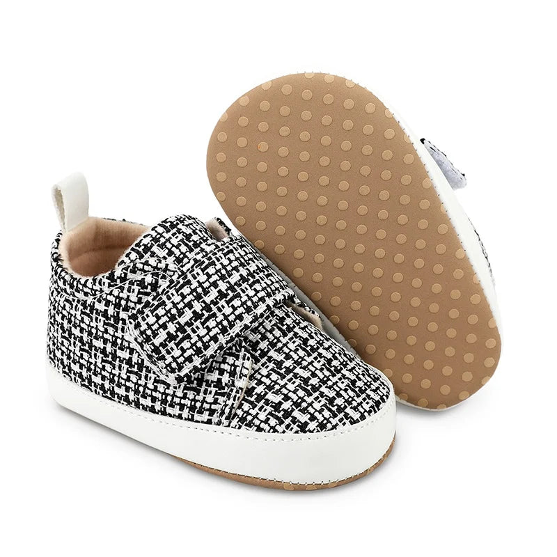 Title: Kids' Breathable Velcro Shoes - Slip-Resistant for Children

Handle: kids-breathable-velcro-shoes

Product Description: Check out these awesome kids' breathable Velcro shoes! Made from durable polyester, they're designed to keep little feet comfy and secure. With a slip-resistant sole, your child can run around without a worry. Perfect for everyday adventures!

Variants: 
- Size: 5
- Color: Various options available