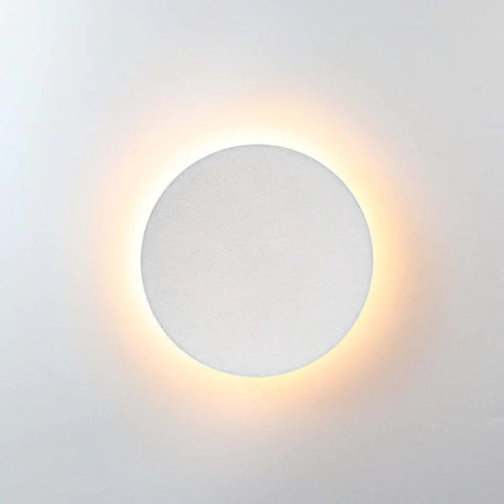 Simple Outdoor LED Wall Light, Black or White - Lusomart