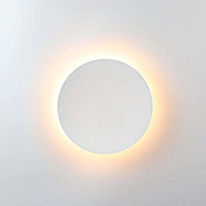 Simple Outdoor LED Wall Light, Black or White - Lusomart