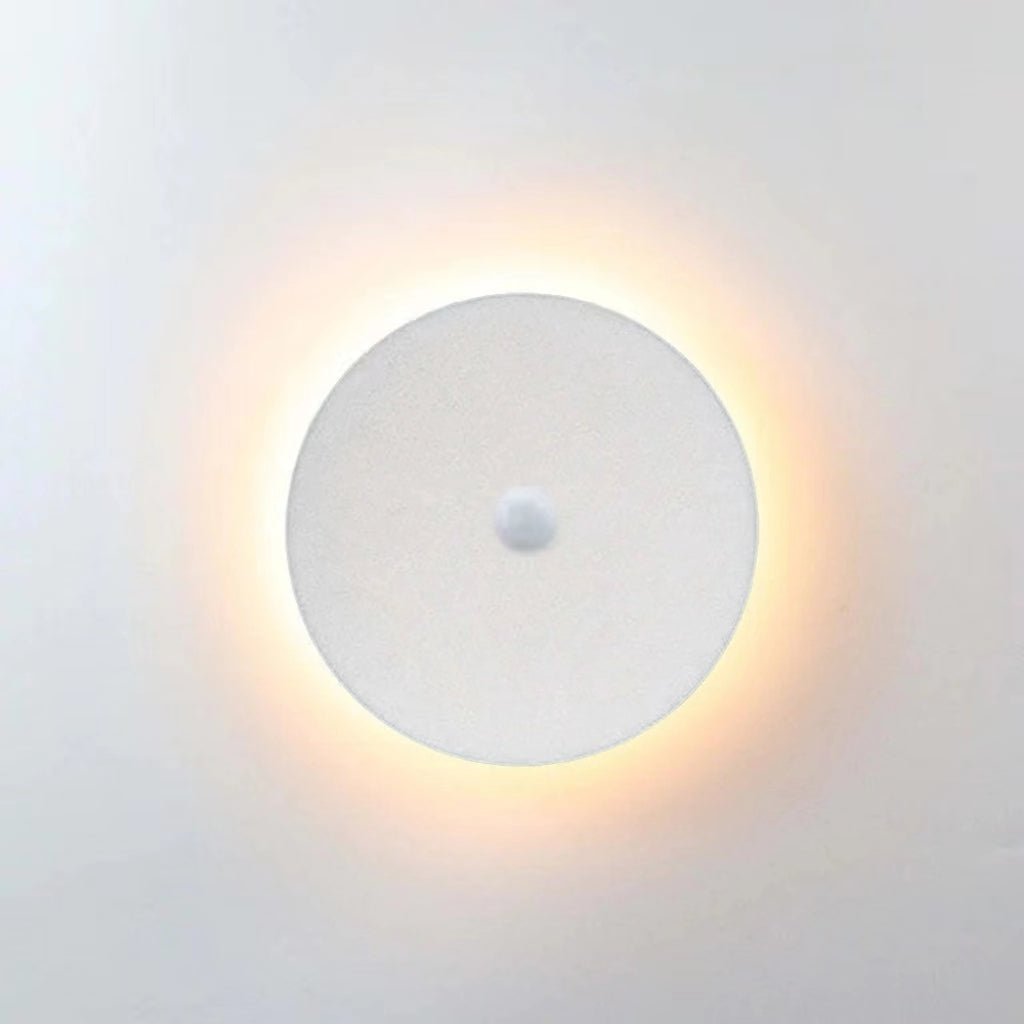 Simple Outdoor LED Wall Light, Black or White