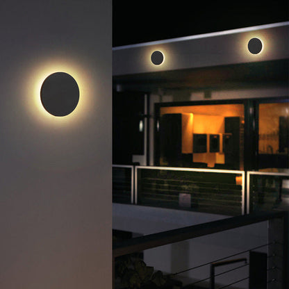 Simple Outdoor LED Wall Light, Black or White