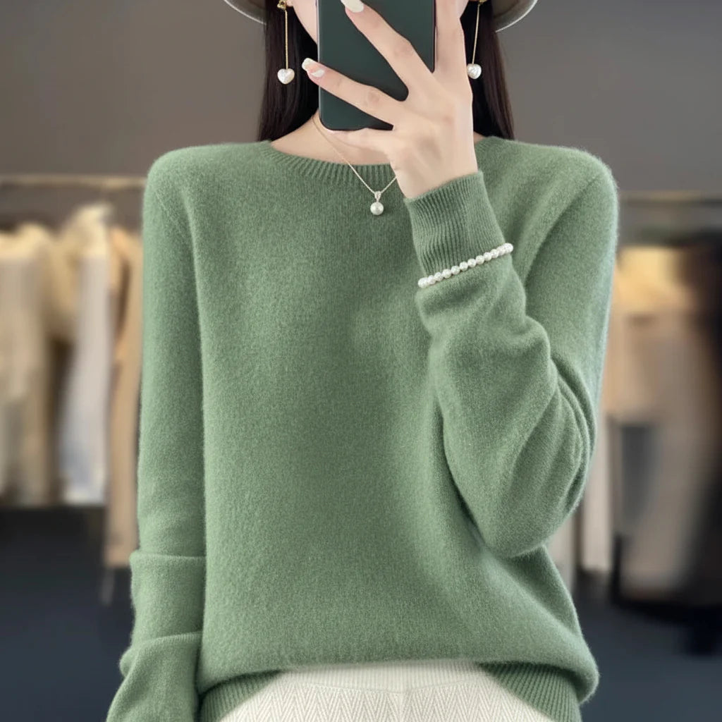 Soft Women's Cashmere Crew Neck Winter Sweater