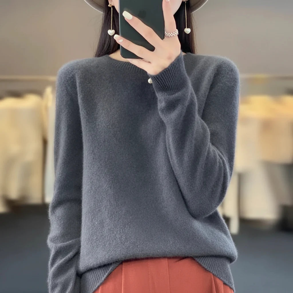 Soft Women's Cashmere Crew Neck Winter Sweater