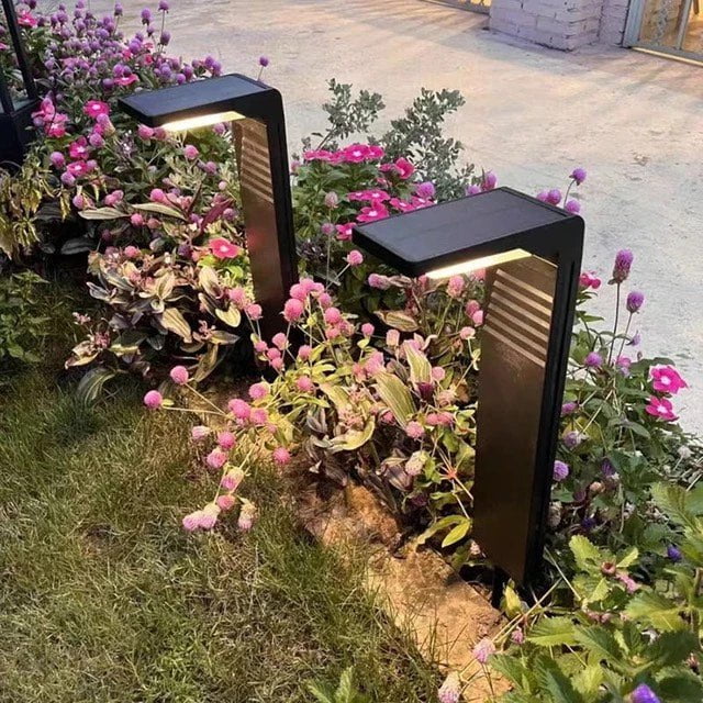 Outdoor Corner Solar Powered Garden Lamp