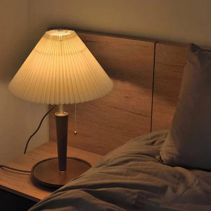 Lea Vintage Wooden Table Lamp 4