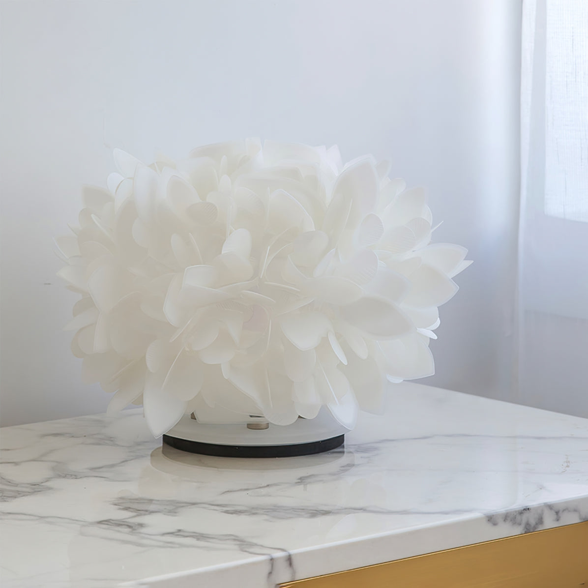 LeafGlow – Contemporary Table Lamp with Floral Petal Accent 2