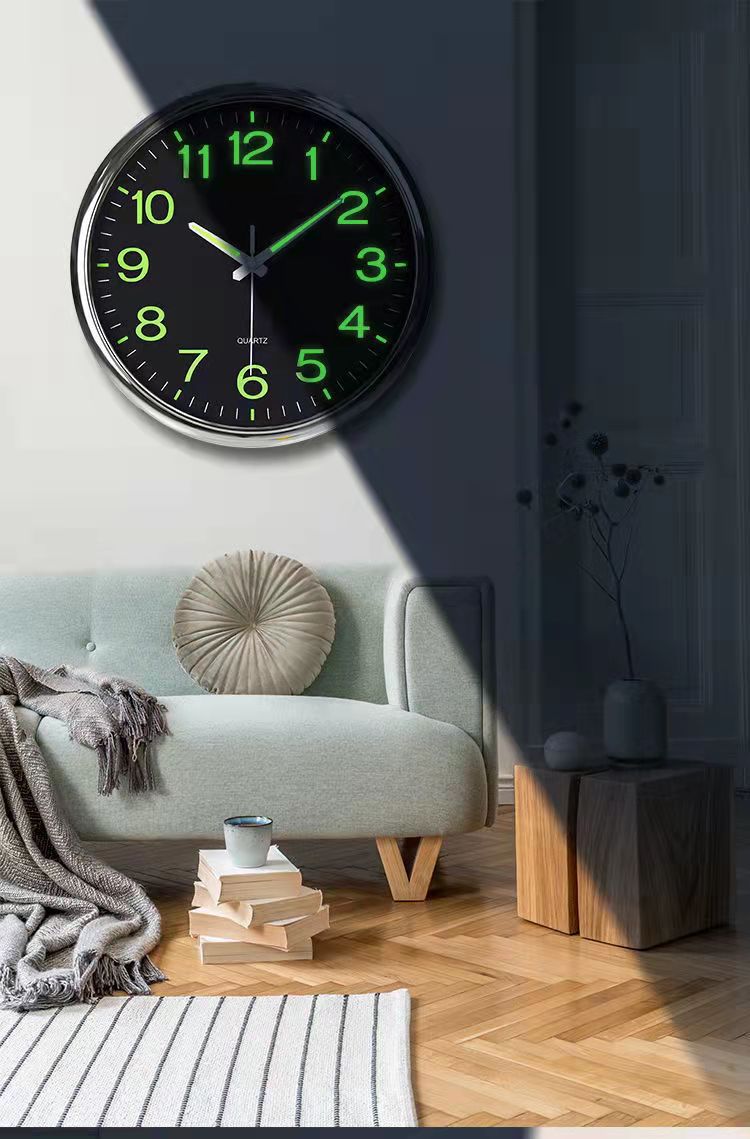 Shiny Stone Round Wall Timepiece