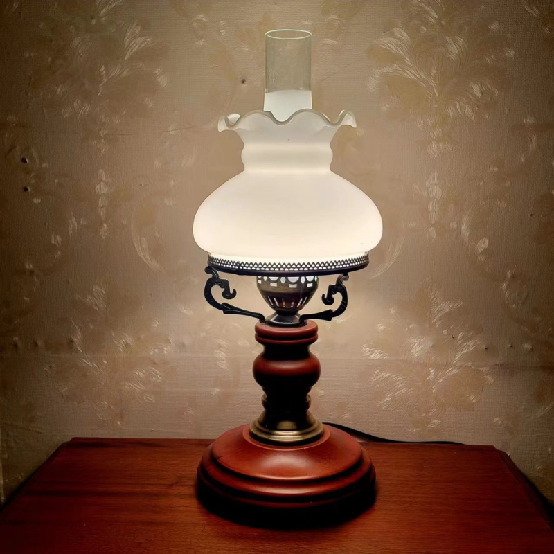 LumaSophie – Classic Red-Brown Urn Table Lamp 2