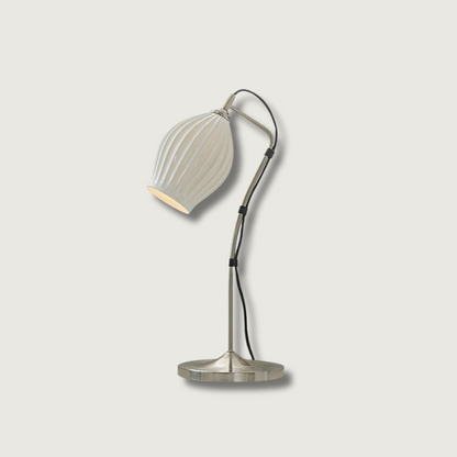 LumeCurve – Elegant Ceramic Table Lamp with Ribbed Texture 1