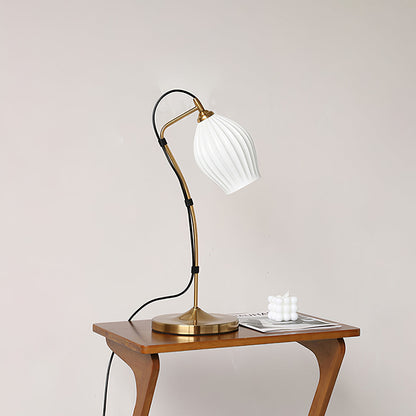 LumeCurve – Elegant Ceramic Table Lamp with Ribbed Texture 9